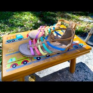 Cat & Jack rainbow strappy sandal in toddler size 12